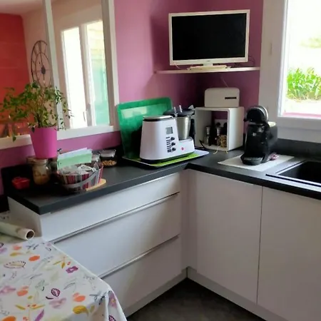 House With Garden In - Quiet Area 호텔 3*